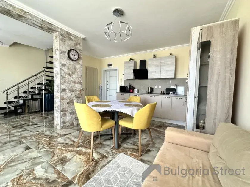 dwupoziomowy apartament dwupokojowy